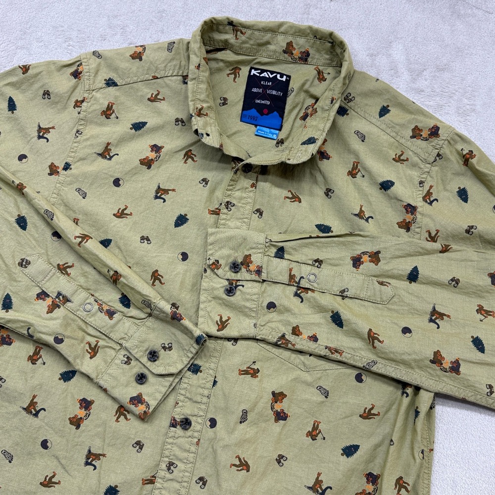 KAVU Button Down Shirt Mens Size M Green Bigfoot Sasquatch Graphic Long Sleeve